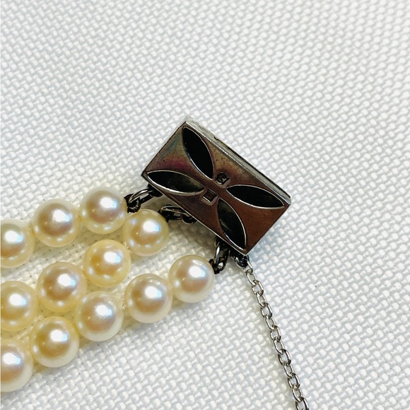 Vintage Mikimoto Cultured Triple Strand Pearls Bracelet Sterling Silver Clasp - Picture 9 of 9